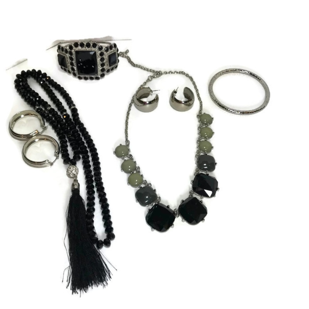 Beautiful Necklace Earrings Bracelet Lot